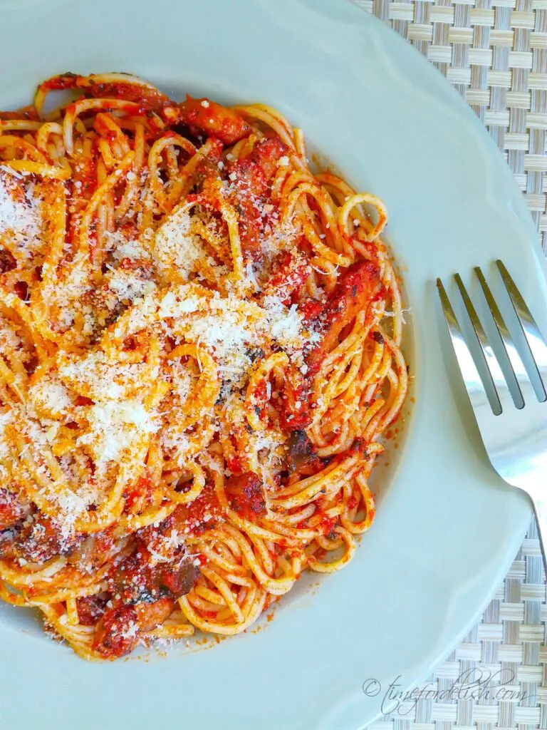 Bacon Mushroom Tomato Pasta (Spaghetti)
