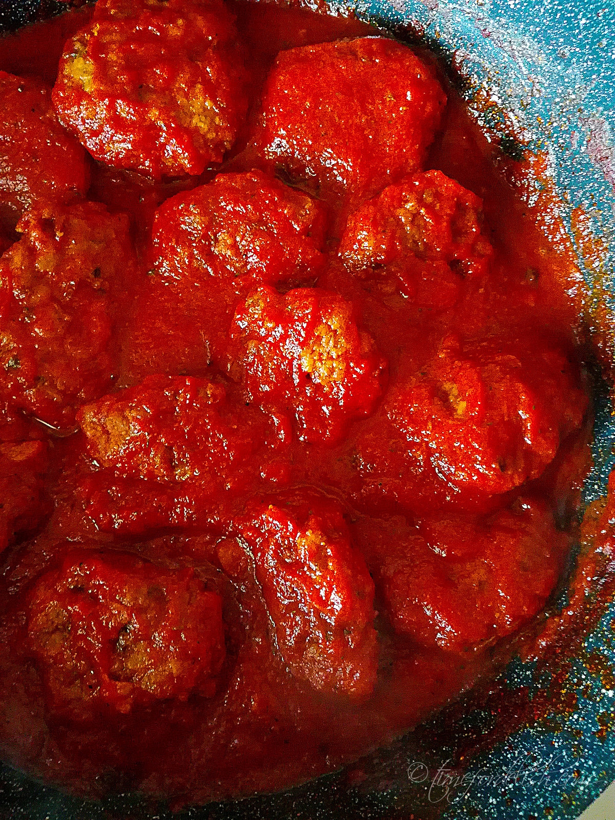 image of meatballs in easy tomato sauce
